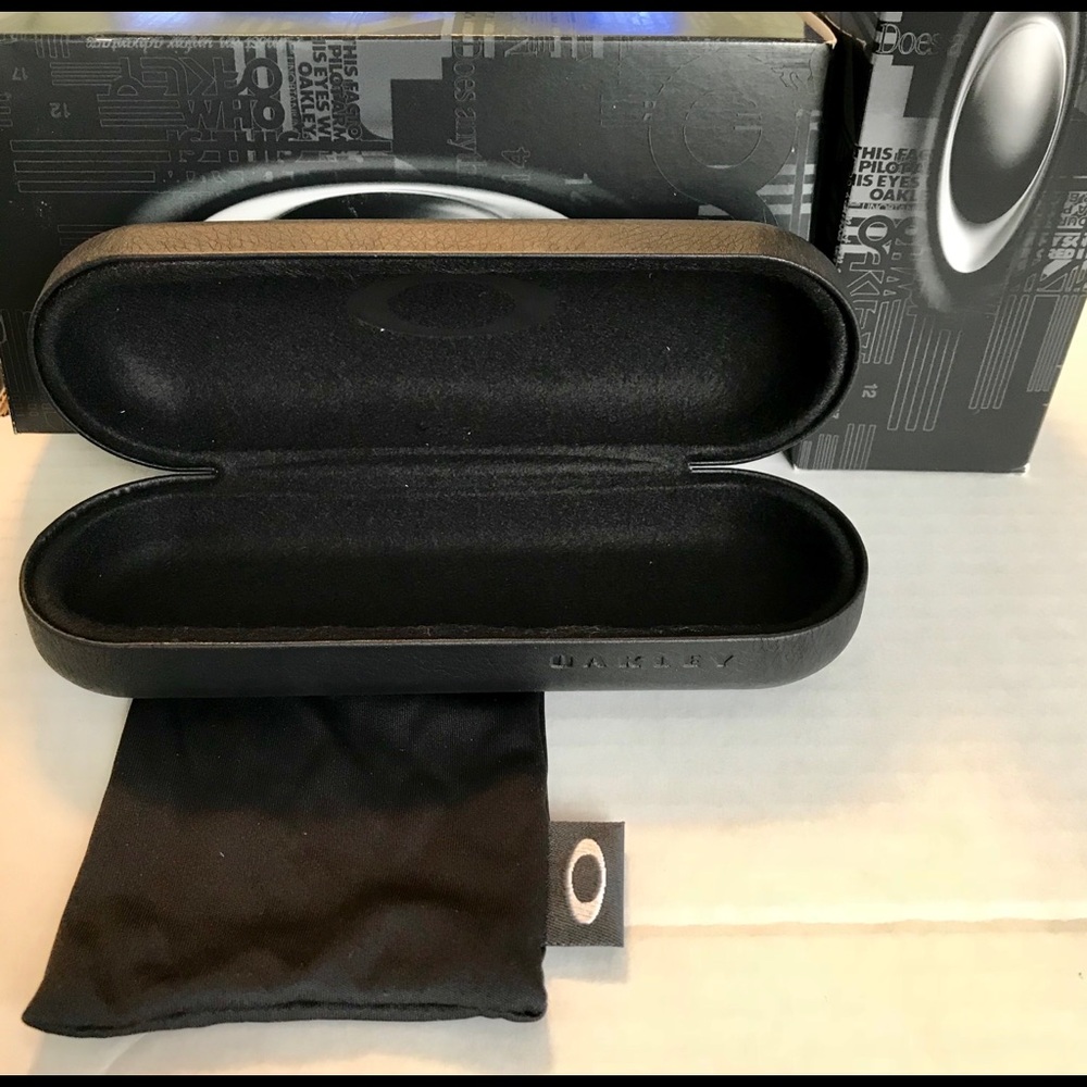 Oakley hard eyeglasses case W/Oakley soft  case